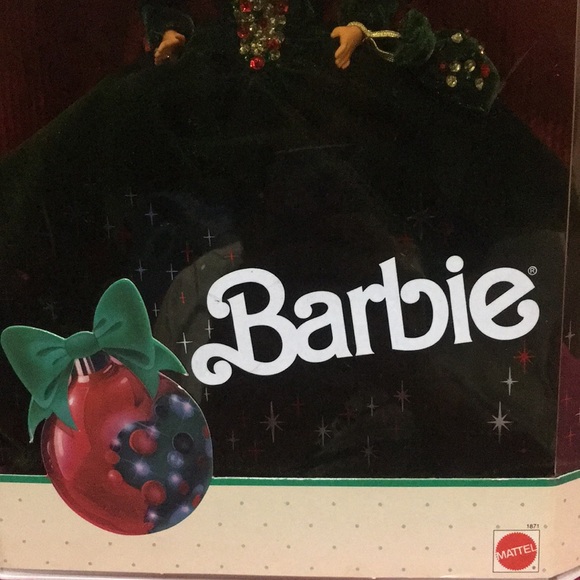 Happy Holidays Barbie: 1991 - Picture 3 of 13